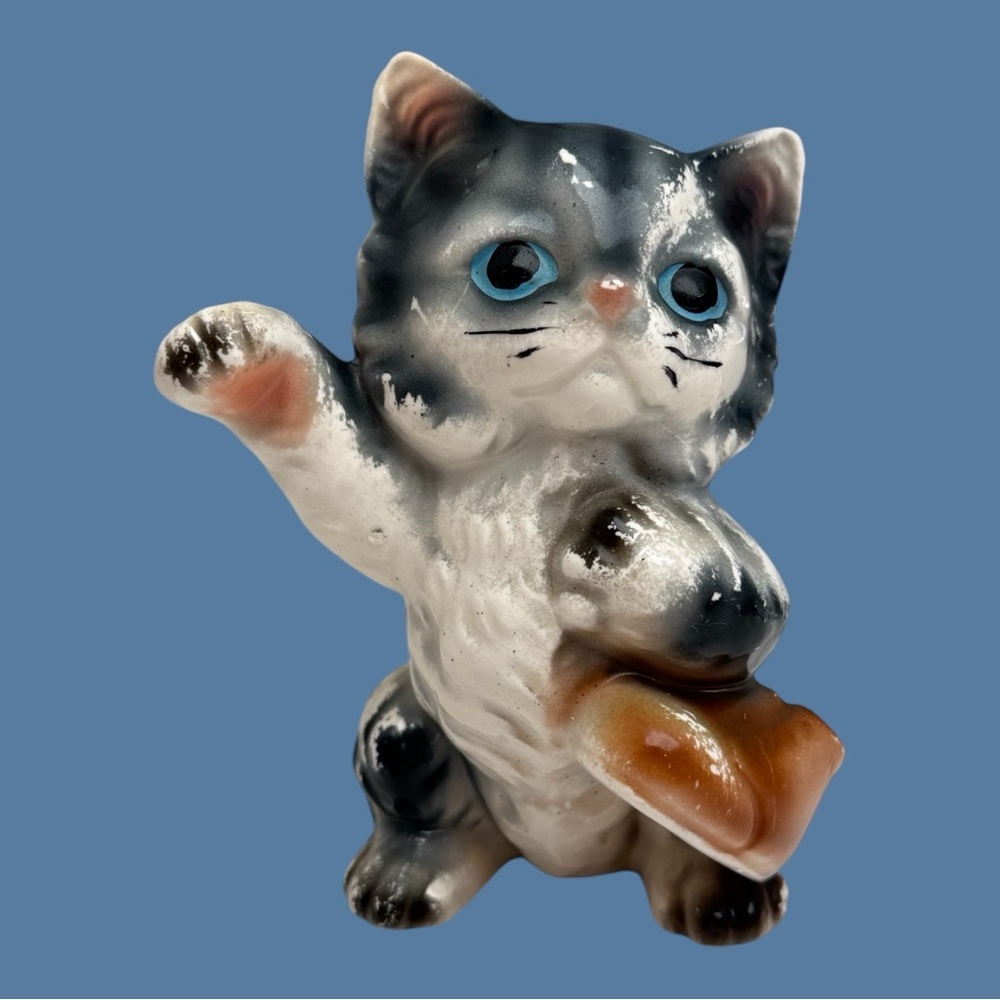 Vintage Cat Kitten Figurine Waving Holding a Shoe 1940s 1950s Made in Japan
